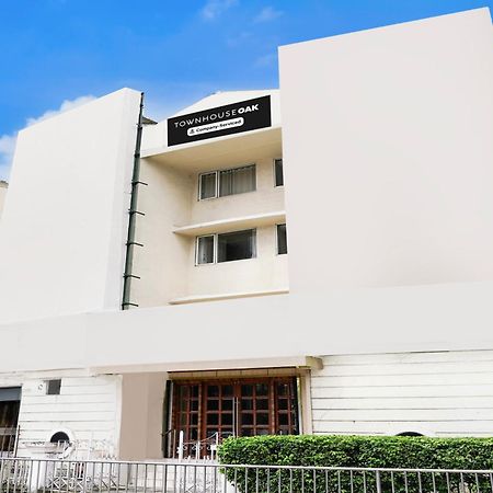 Super Townhouse Oak Vashi Hotel Turambhe Bagian luar foto