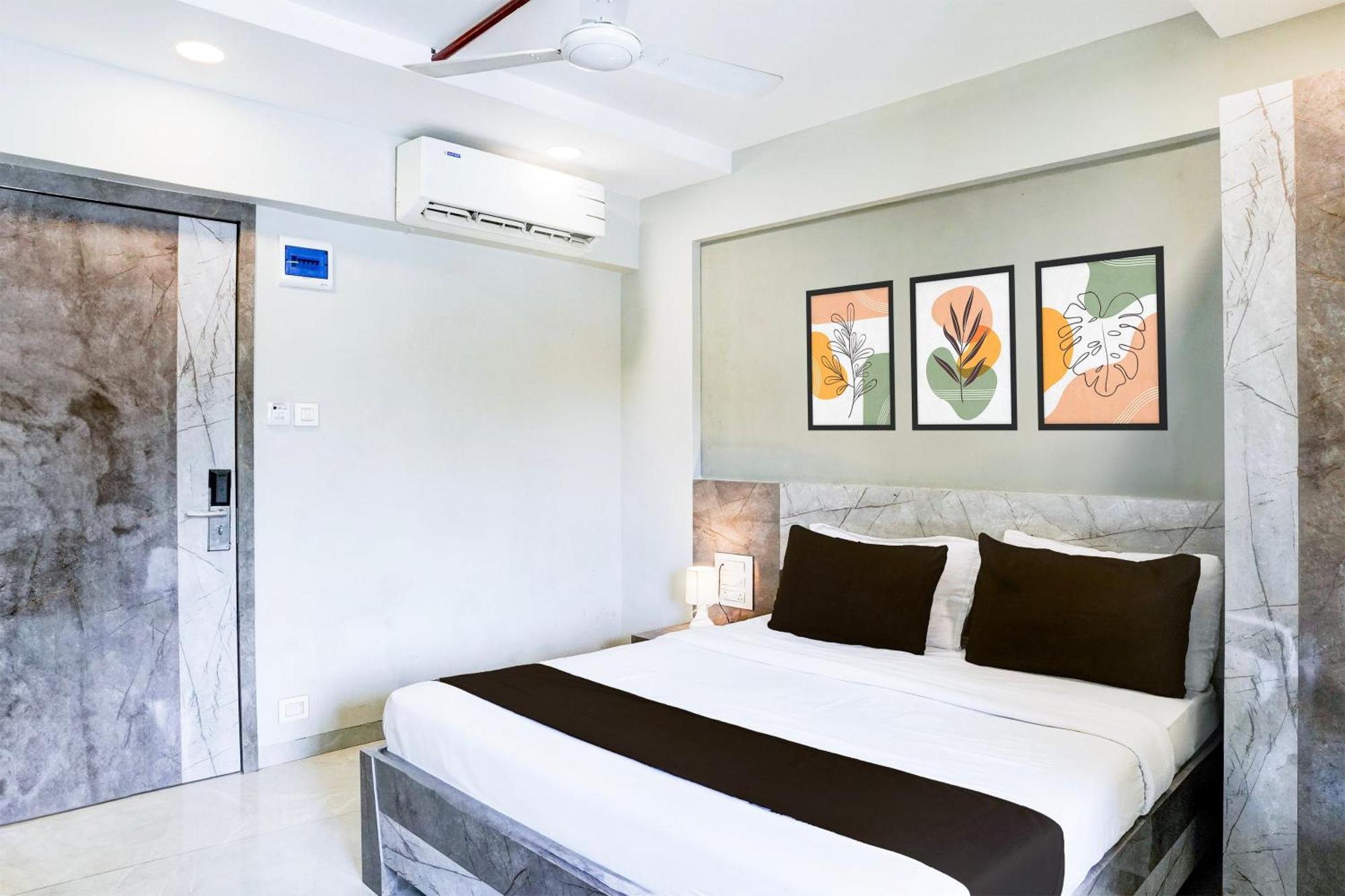 Super Townhouse Oak Vashi Hotel Turambhe Bagian luar foto